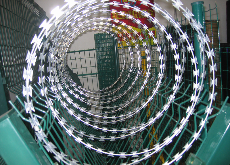 Concertina Razor Wire (1)